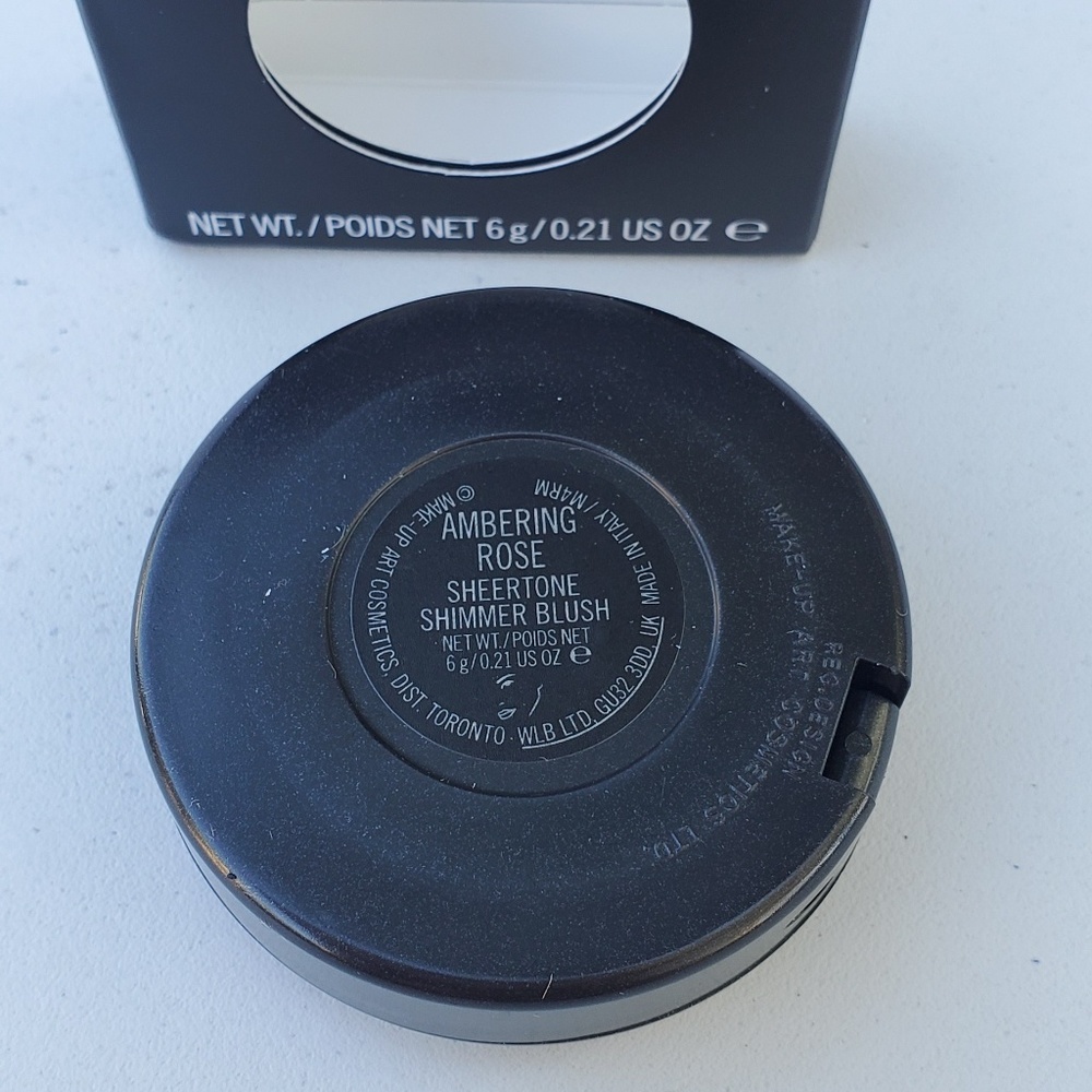 Mac sheertone shimmer blush. AMBERING ROSE - Picture 4 of 6